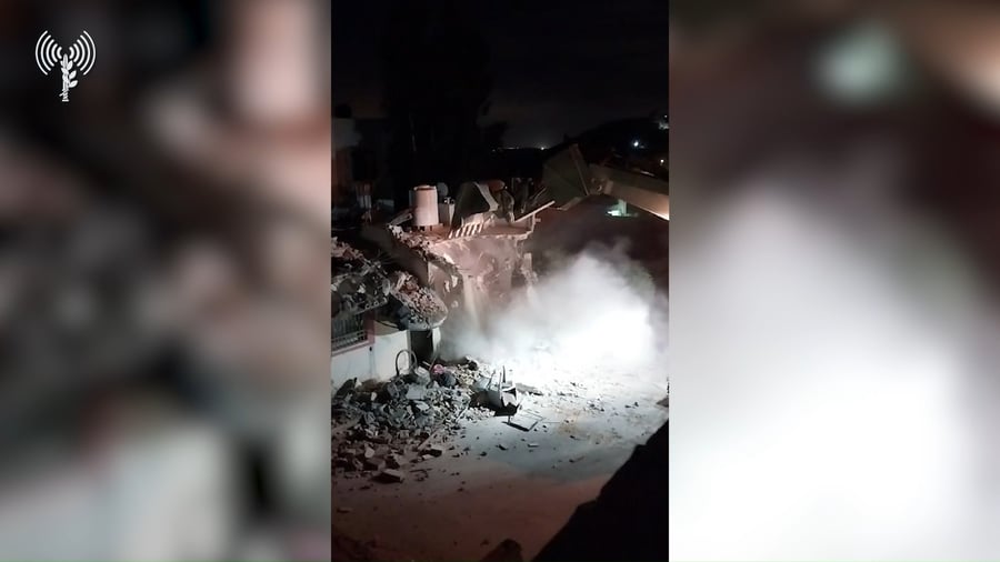 תיעוד מהריסת הבית הלא חוקי של המחבל מחמוד חסין נחלה, המשויך לארגון הטרור