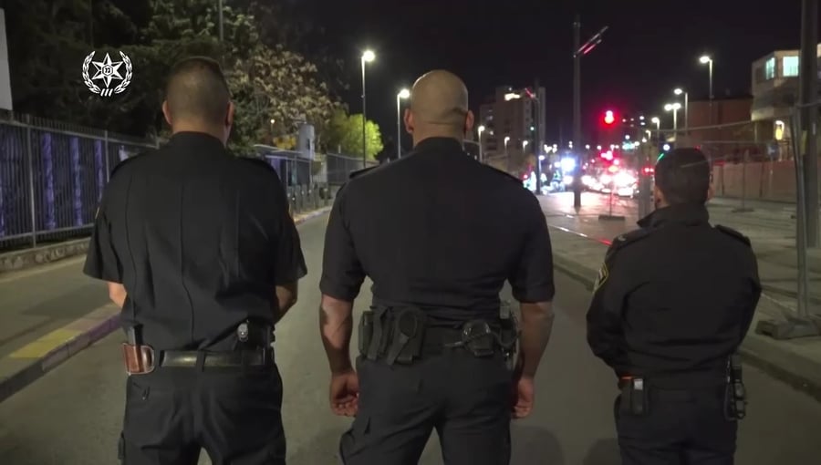 שוטרי מחוז ירושלים שנטרלו את המחבל לאחר הפיגוע