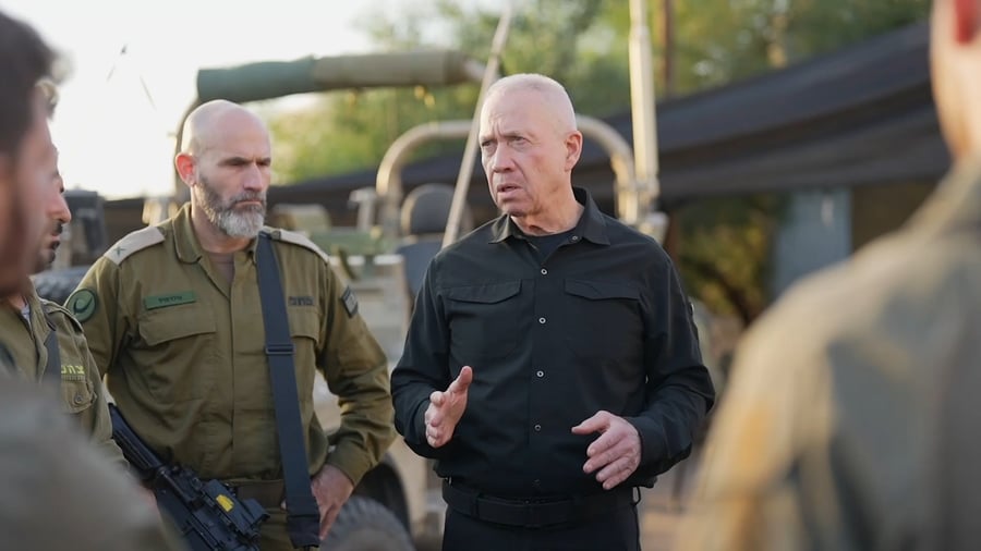 גלנט בשיח עם הלוחמים 