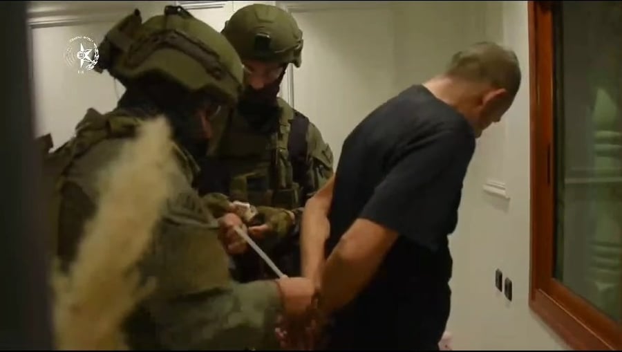 מעצר החשודים לפנות בוקר