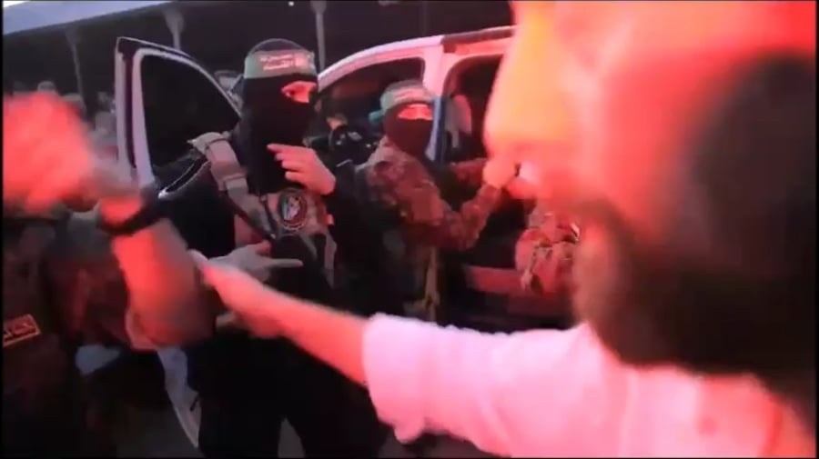 עדינה משה בשחרורה - מפליקה לחמאסניק | צפו