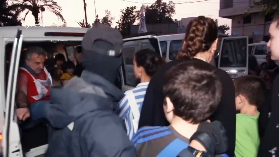 תיעוד שפרסם חמאס משחרור החטופים בעסקה הקודמת