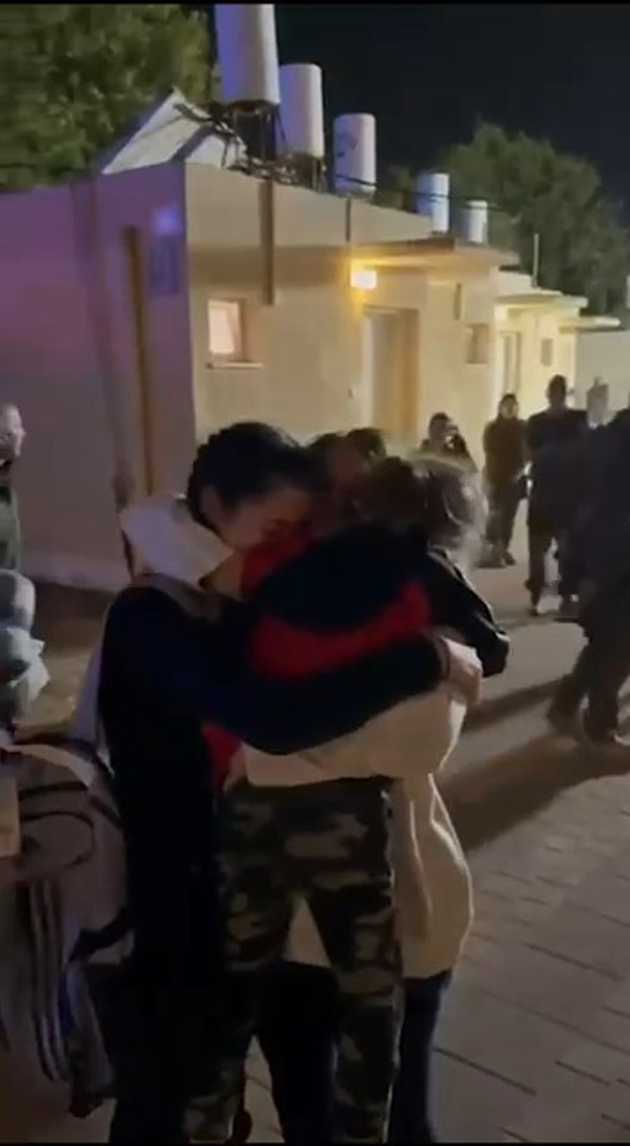 משפחת אליקים - צין מתאחדים שוב אחרי 51 ימים