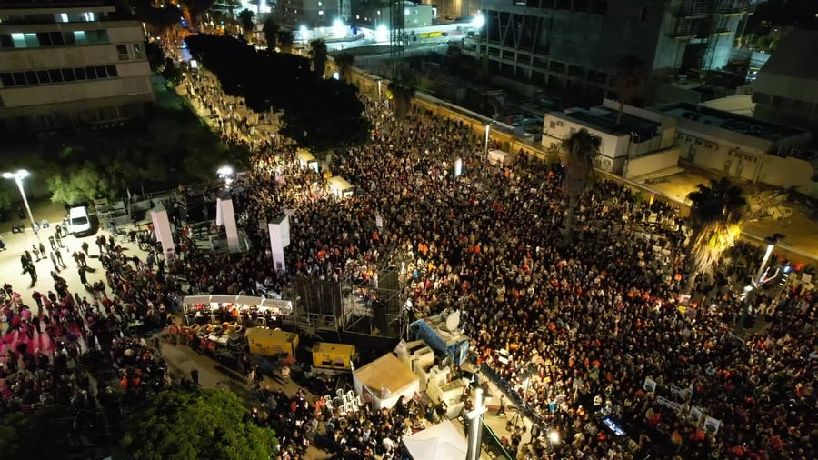 עשרות אלפים בכיכר החטופים, תל אביב
