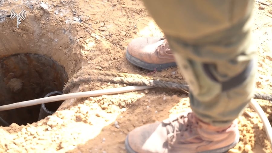 תיעוד מאיתור פיר מנהרה על ידי לוחמי חטיבת כפיר