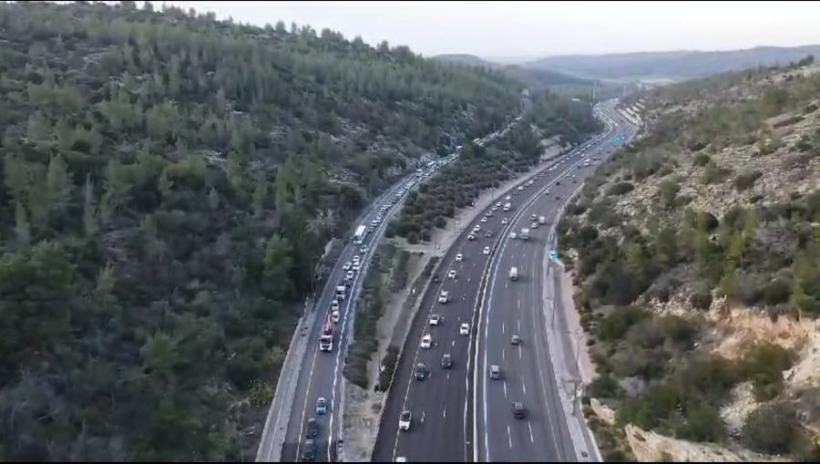 השיירה בדרכה לירושלים