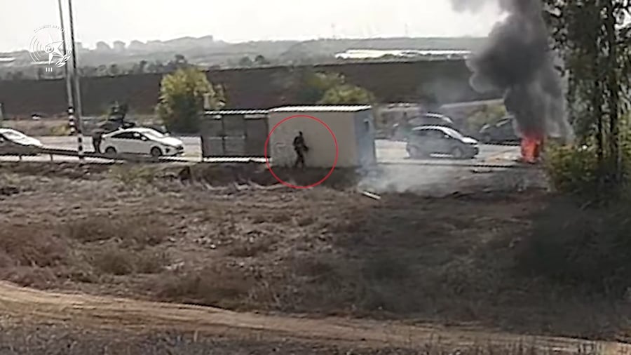 הקרב של השוטרים מול עשרות מחבלים בעלומים