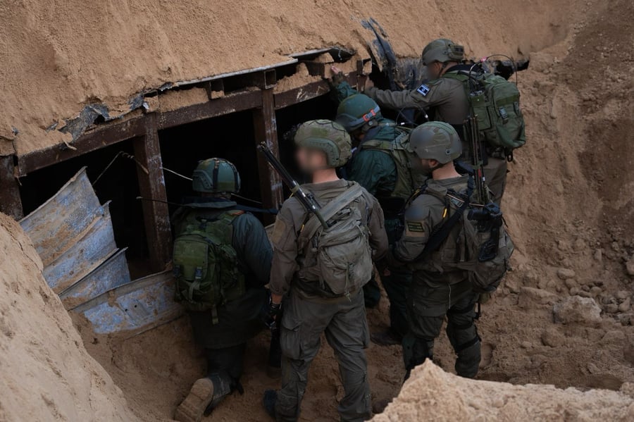 עבודות החישוף והחקר של המנהרה על-ידי חיילי צה״ל