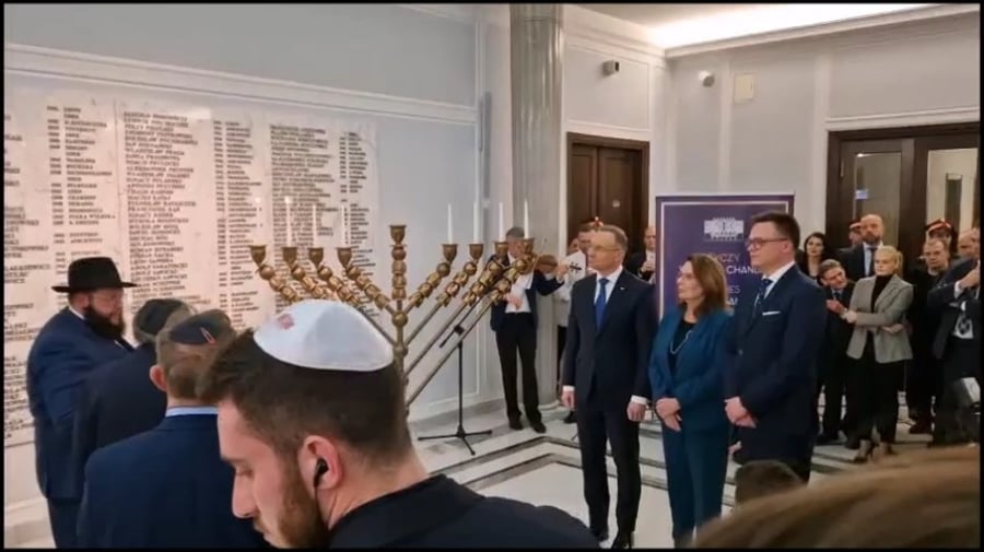 ההדלקה השנייה בפרלמנט הפולני