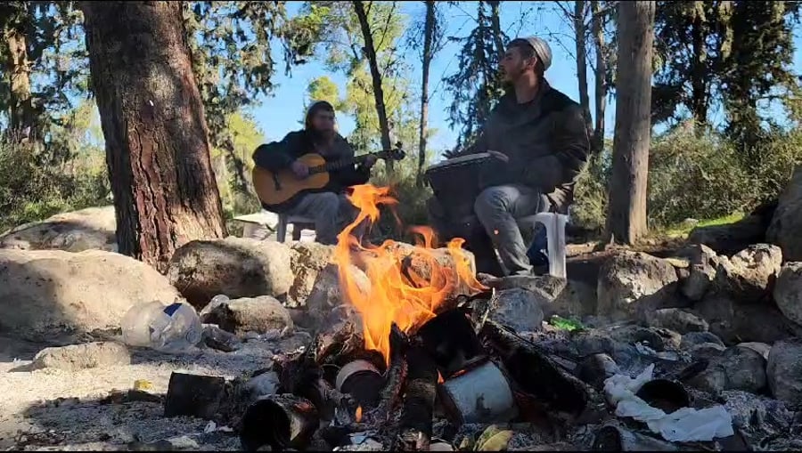 האווירה סביב קבר מתתיהו, זאת חנוכה תשפ"ד