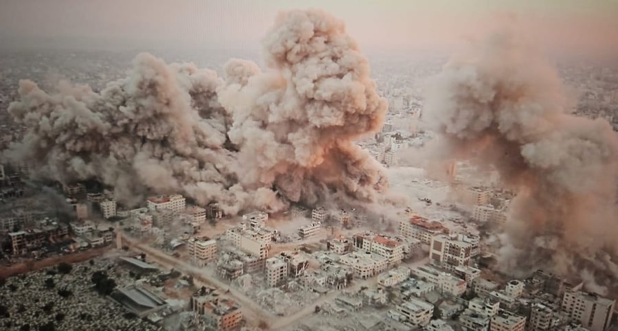 הפיצוץ העז שהרעיד את צפון הרצועה: הושמד 'בור השליטה' של חמאס ברובע הבכירים | צפו
