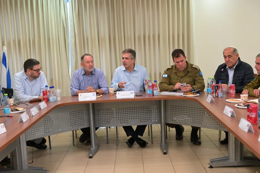 שר החוץ אלי כהן בגבול: "נסראללה צריך להבין שהוא הבא בתור"