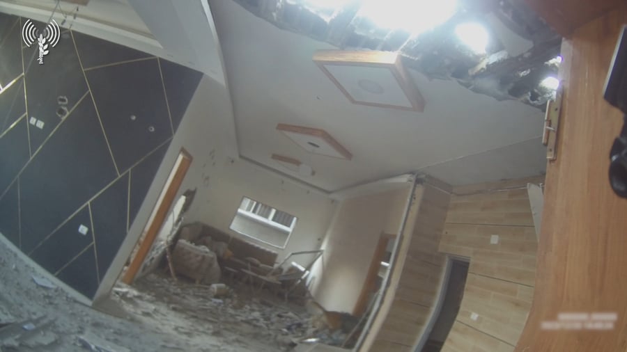 מיפוי מבנה על ידי לוחמי יחידת עוקץ וכלביהם