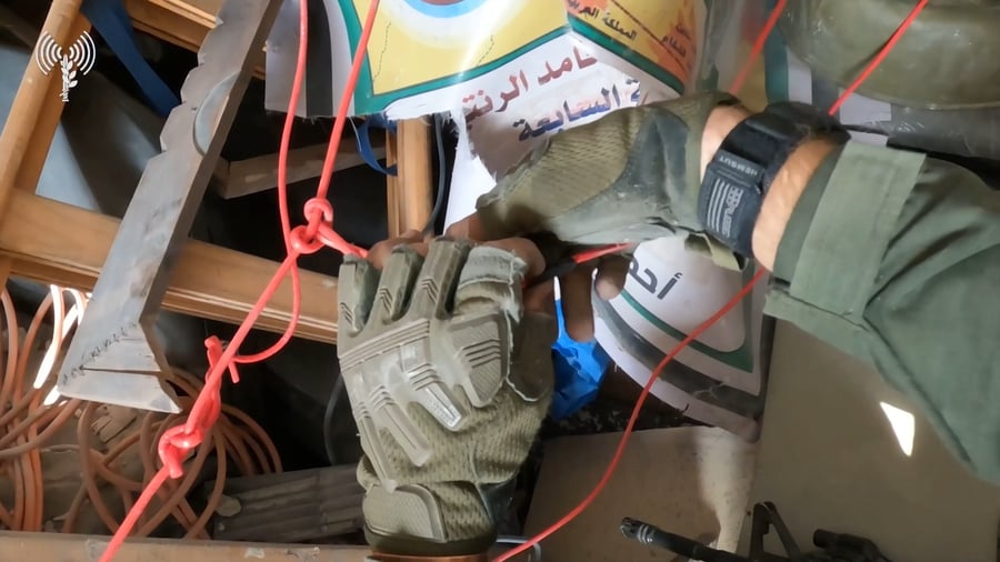 כוחות צה"ל משמידים פירי אחסון של חמאס