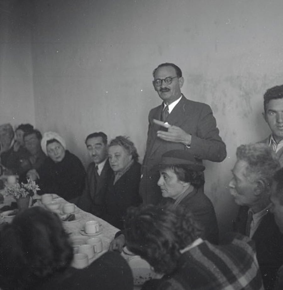 מראשי קרן קיימת לישראל, ומהפעילים המרכזיים בהתיישבות, מר יוסף ויץ בשנת 1945