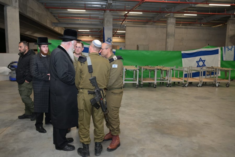 הרב גרוסמן בביקור במחנה שורה: "עם ישראל חייב לכם הכרת הטוב"
