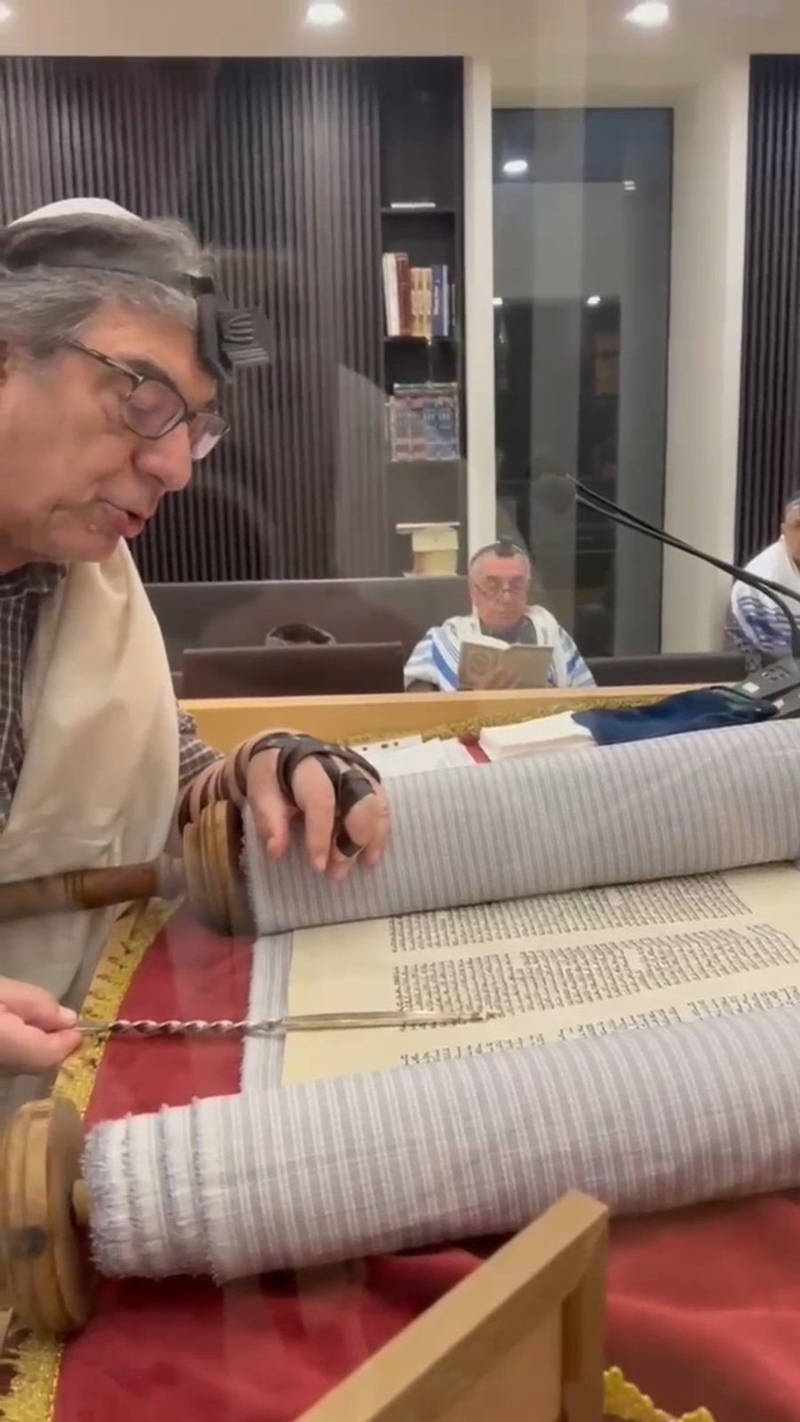 אשכבה בבית הכנסת באיזמיר לרבי חיים פלאג'י