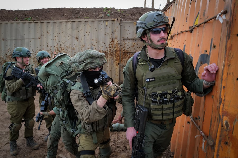 חיילי מילואים מחטיבת הנח"ל בתרגיל צבאי ברמת הגולן