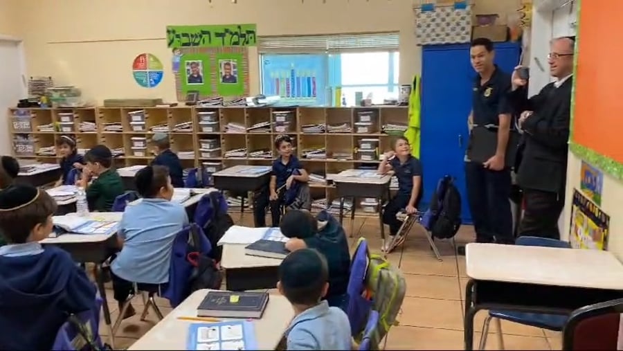 שרים לכבאי המאושר