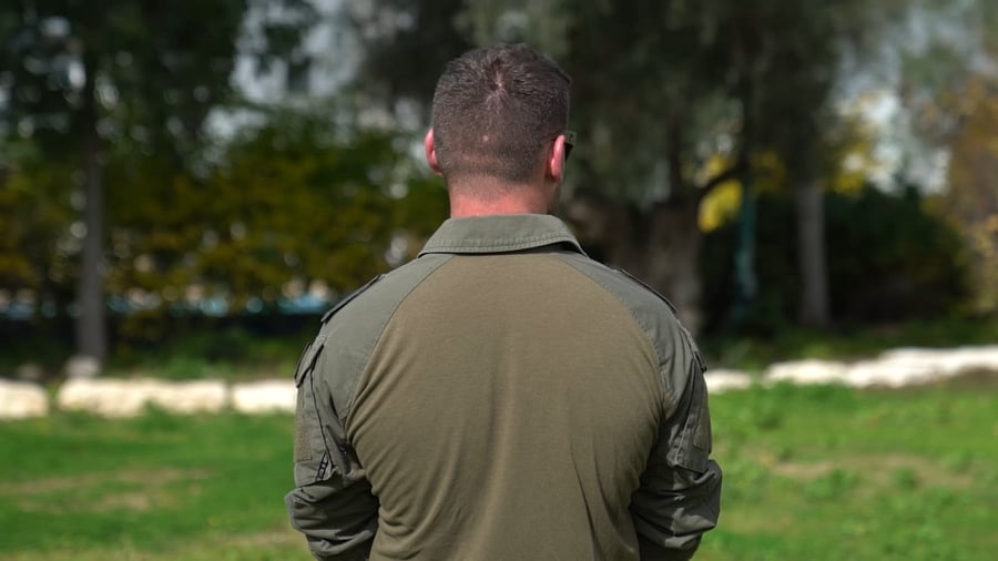 רב-פקד י׳, סגן מפקד פלגה ביחידת הימ״מ אשר פיקד על כוח הפריצה בפעילות החילוץ