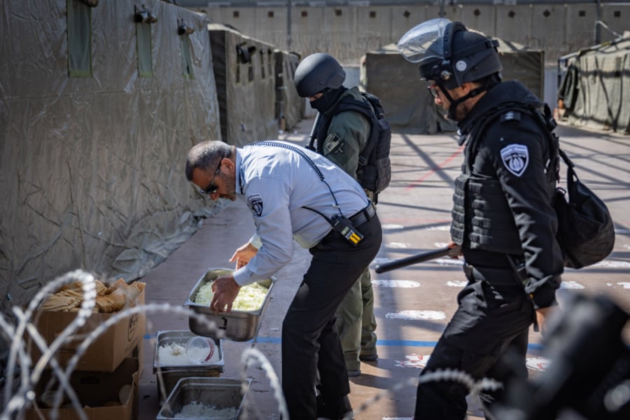 תיעוד חריג מבפנים: מרצחי הנוח'בה בתוך הכלא בישראל
