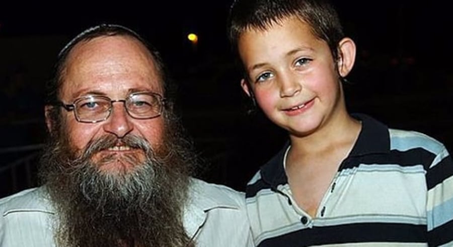 הרב קירשנזפט עם בנו