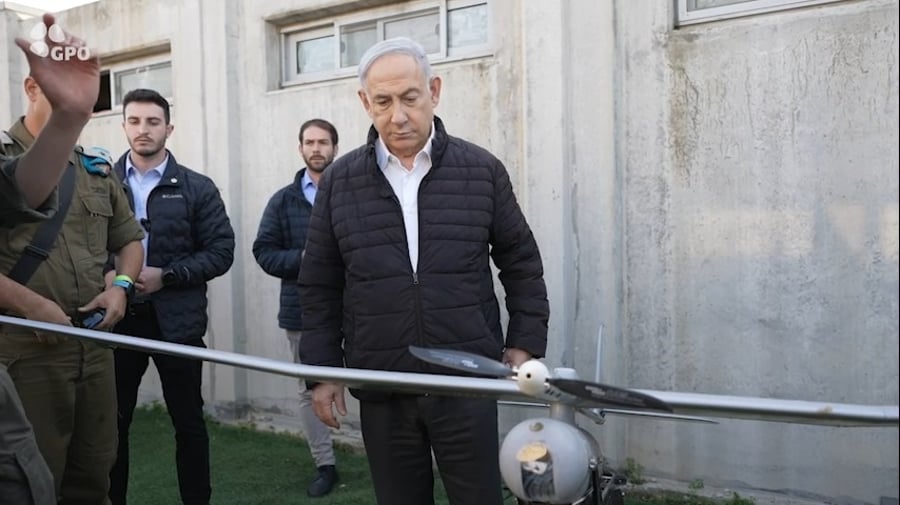 נתניהו בביקור ביחידת "רוכב שמיים"