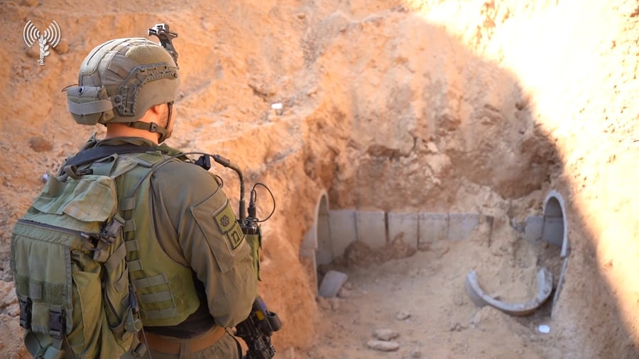 קצין אג״ם סיירת נח״ל, רב-סרן רון