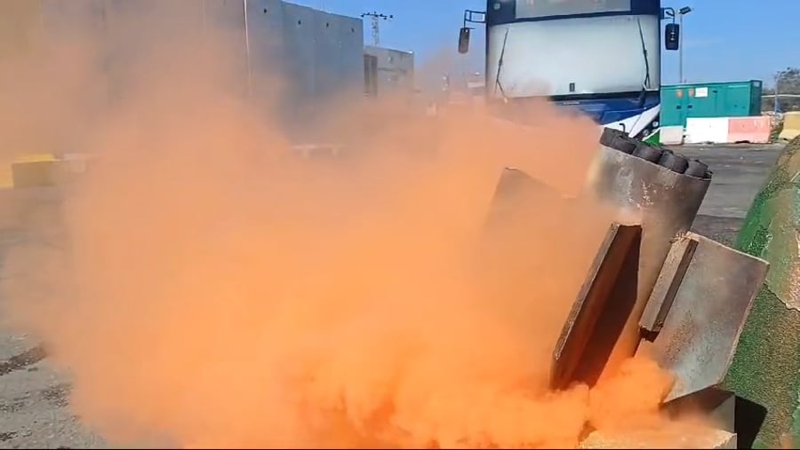 "אוטבוס מתלקח" 