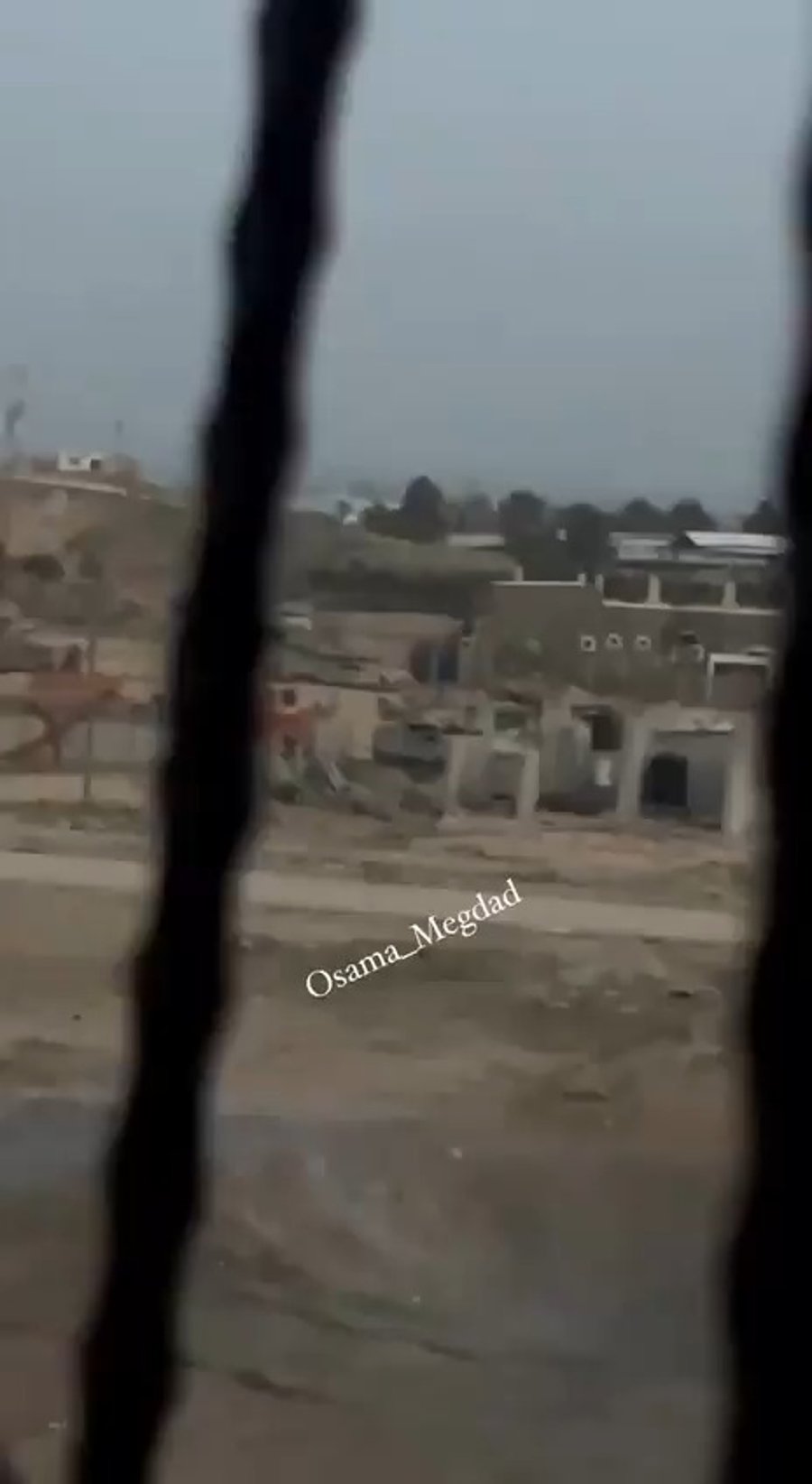 טנקים מכתרים את העיר חמד