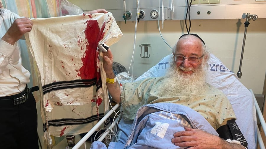 צפו ברב צבי טל שנפצע בפיגוע הדקירה בנווה יעקב, מגולל את האירוע היום