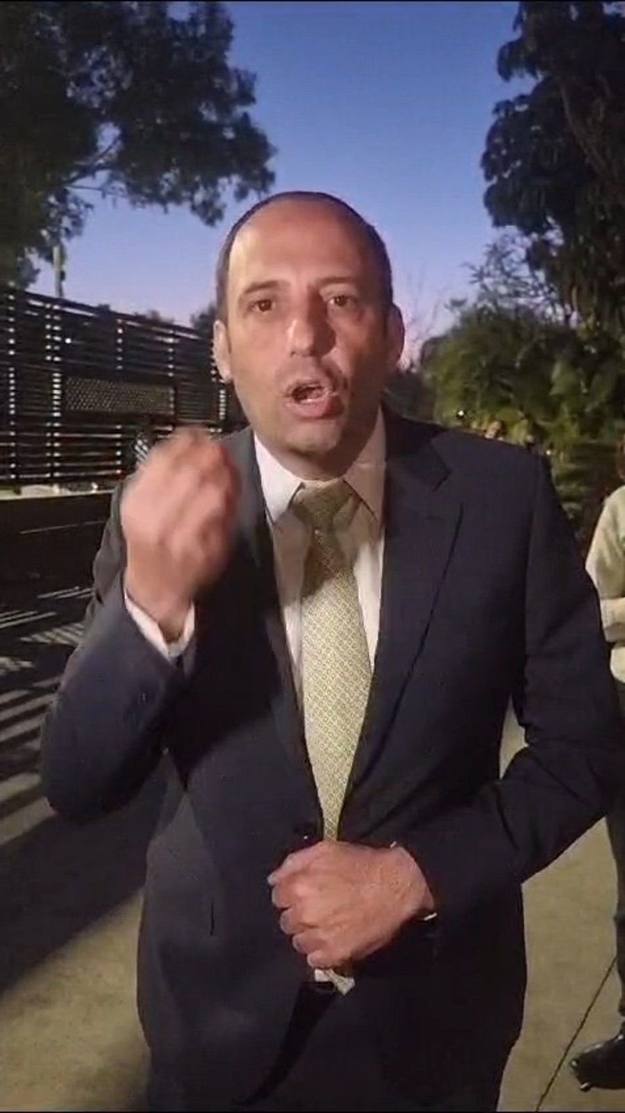 שמוליק גרינברג, לפני שעה קלה