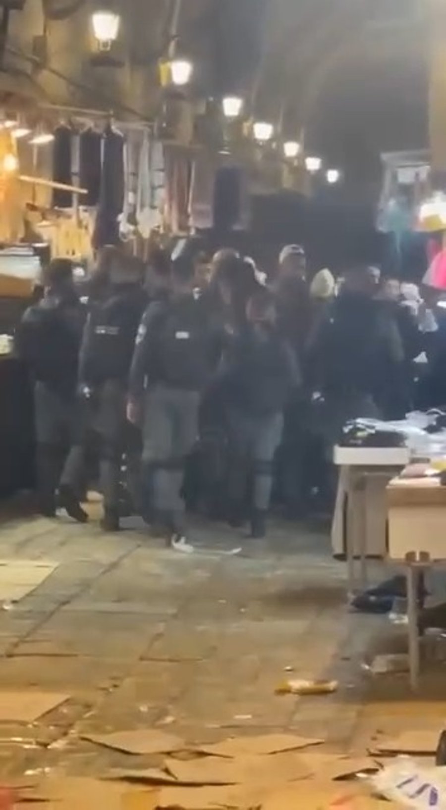 המהומות בעיר העתיקה - לא הרחק משערי הכניסה להר הבית בירושלים