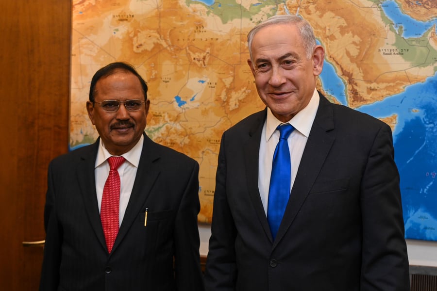 נתניהו עם אג׳יט דובל - היועץ לביטחון לאומי של הודו
