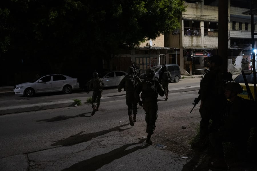 כוחות הביטחון עצרו 14 מבוקשים ביו"ש | תיעוד מהפעילות