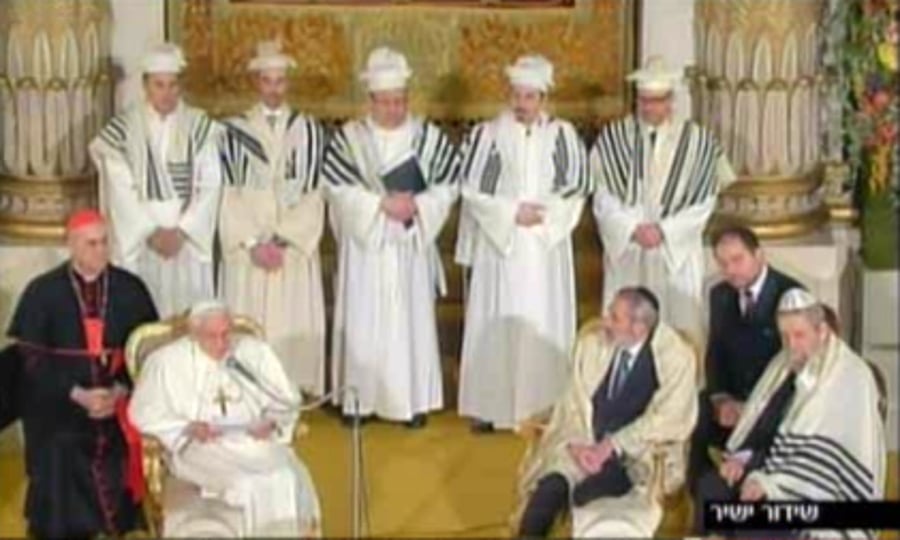 אורח לרגע: האפיפיור בבית-הכנסת