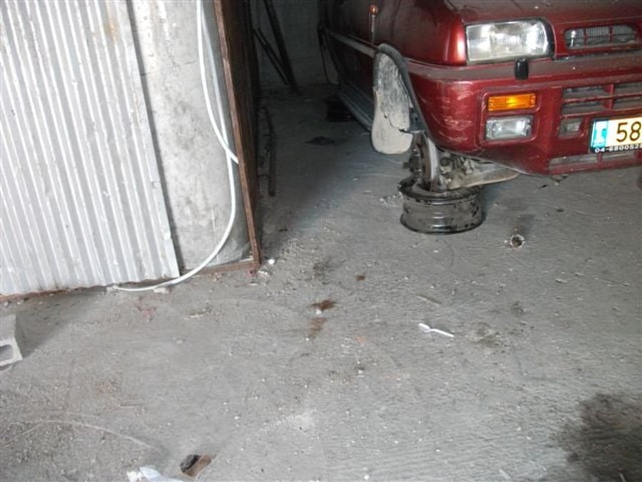 חצו גבולות: חוליגנים הרסו את רכבו של רב הקהילה