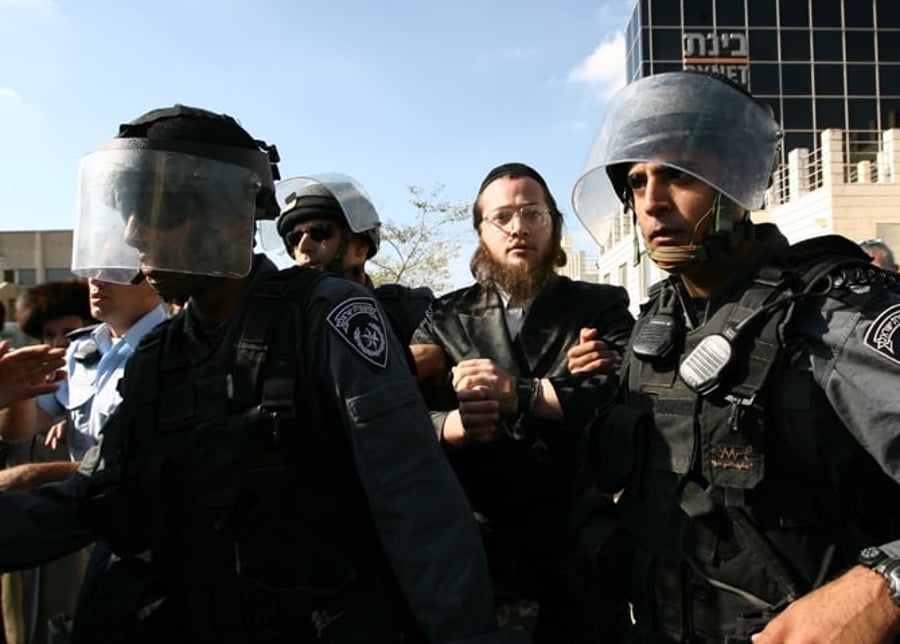 חרדים ושוטרים בירושלים. ארכיון