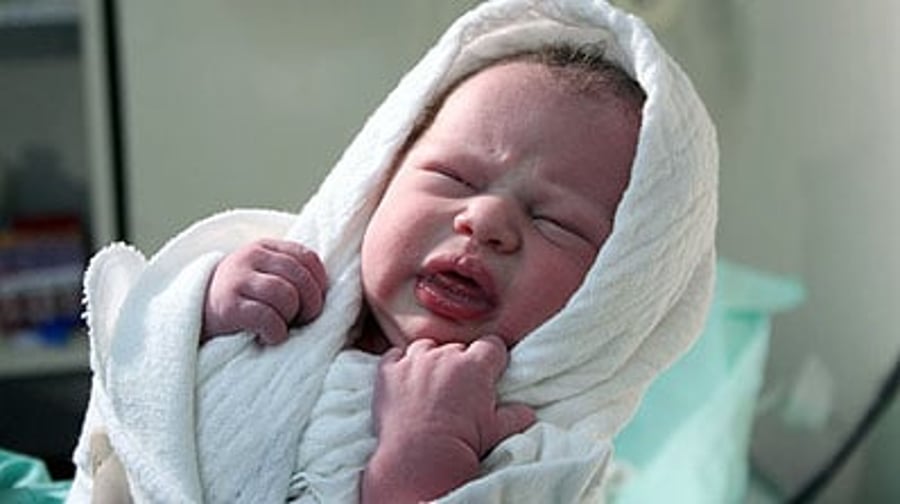 תינוק שנולד במעייני הישועה.