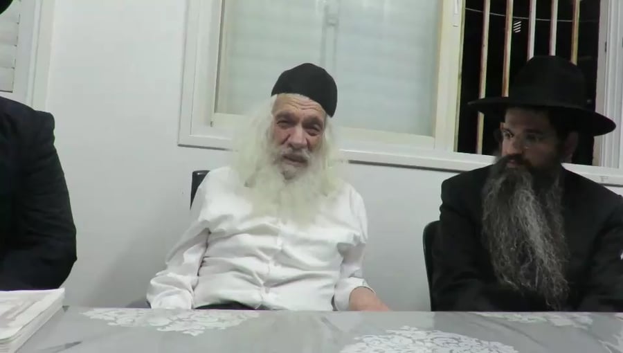 "הסכנה הכי גדולה זה הפשרות" | צפו בדבריו של מנהיג הפלג הגאון רבי אשר דויטש