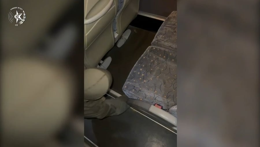 התיעוד של הדופן הכפולה באוטובוס