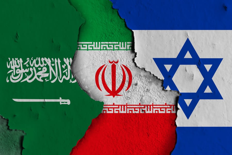 דגלי ישראל, איראן וסעודיה