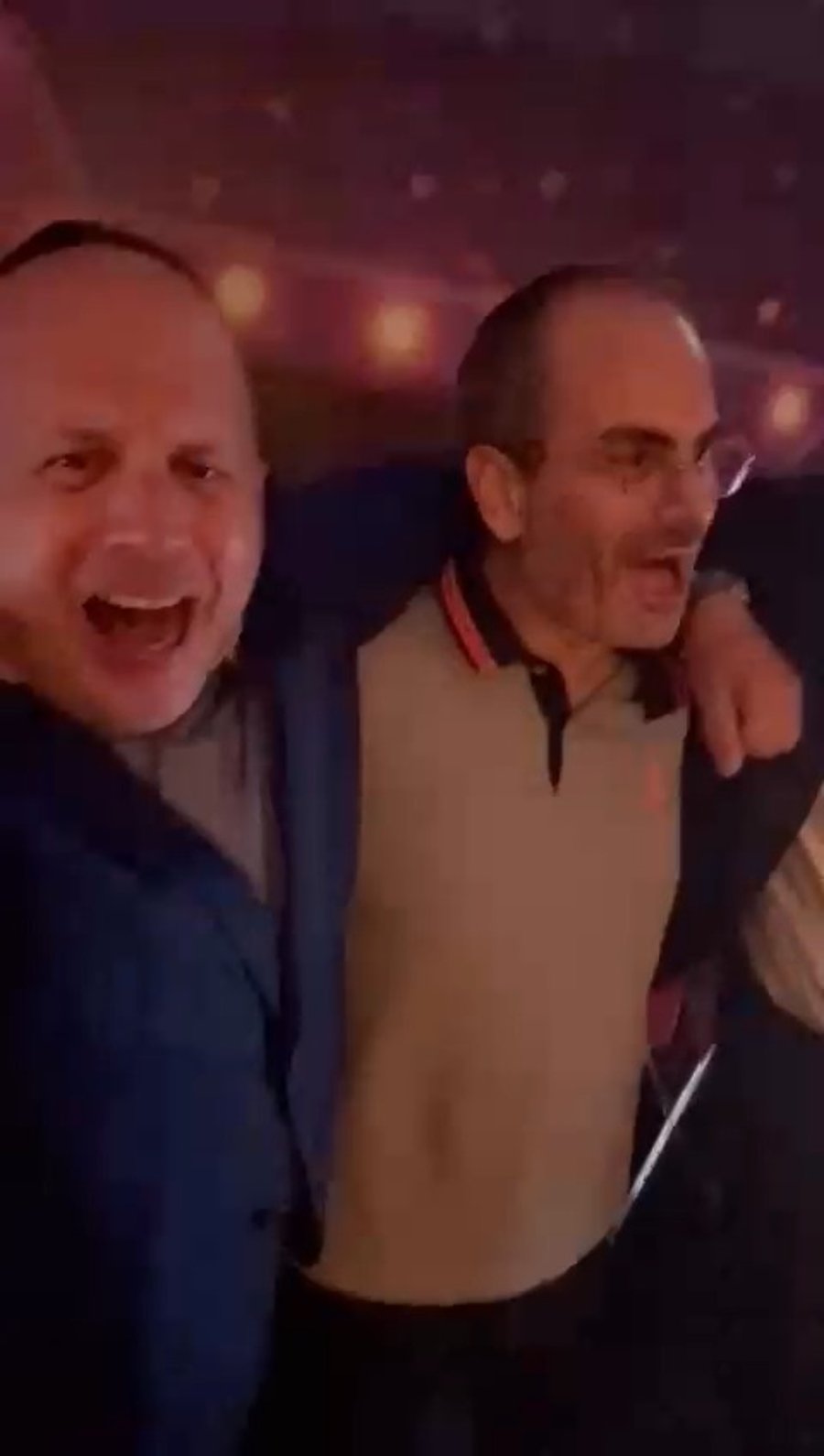 טוקר חוגג עם אלי ביר