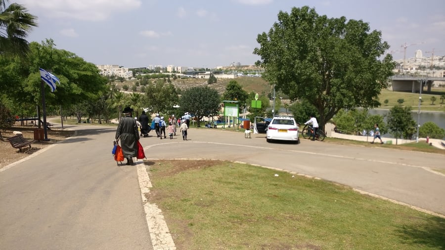 תושבי מודיעין לא רצו את החרדים בפארק ענבה, עכשיו הם מתלוננים שחרדים הפסיקו להגיע ויש קבוצות של ערבים