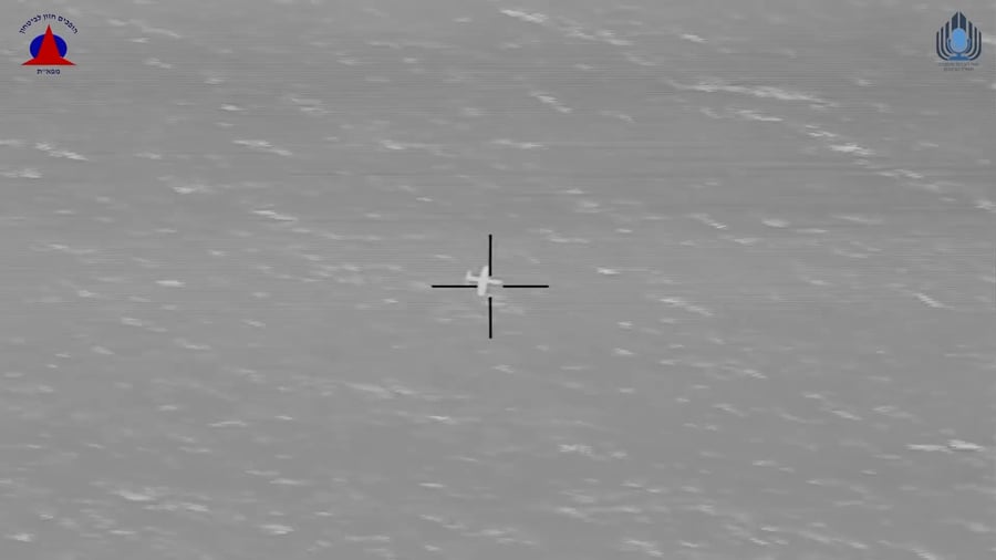 סדרת יירוט ראשונה באמצעות לייזר אווירי