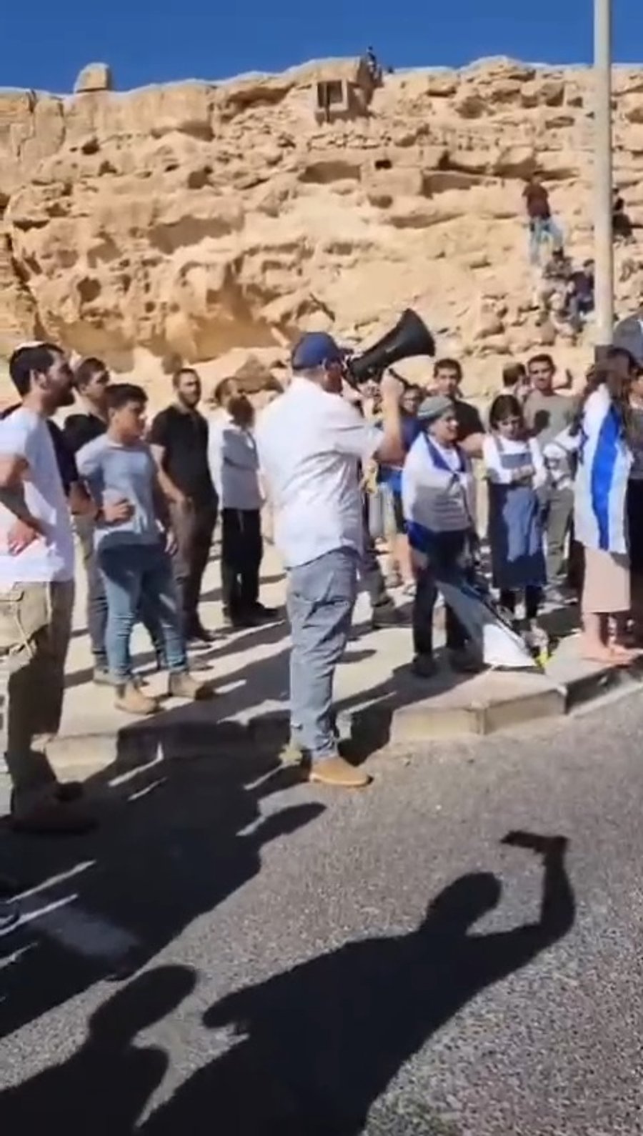 ראש מועצת מצפה רמון במחאת פעילי ארגון צו 9, היום