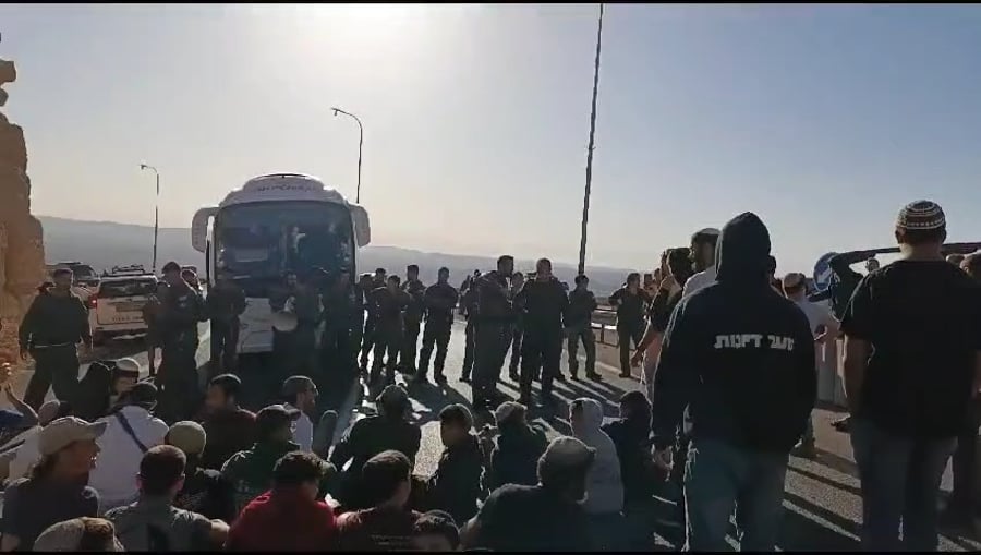 המשאיות במצפה רימון