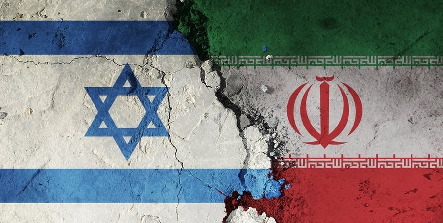 איראן מצד אחד.  ישראל מצד שני
