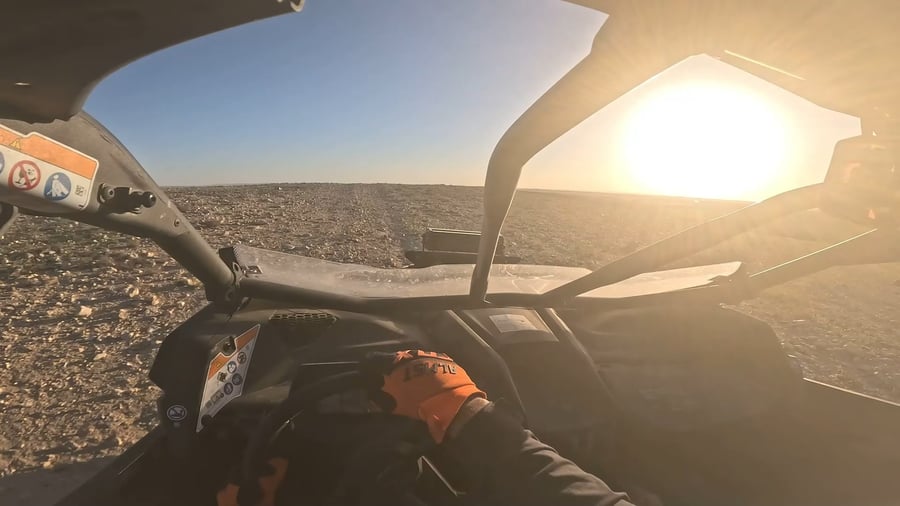 הטרקטורון המשטרתי נוגח | צפו