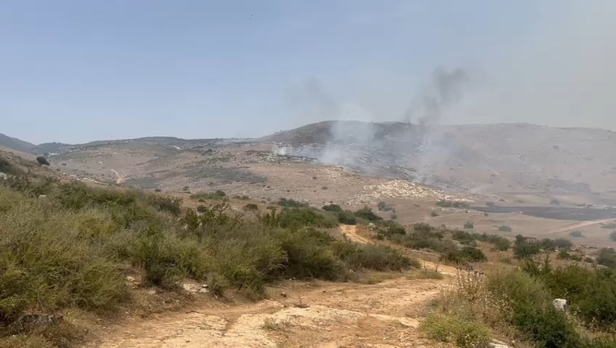 שריפות בעמק החולה כתוצאה בנפילות טילים ורקטות ששוגרו מלבנון